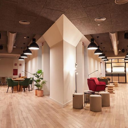 Latroupe Prado Hostel Madrid Exterior photo