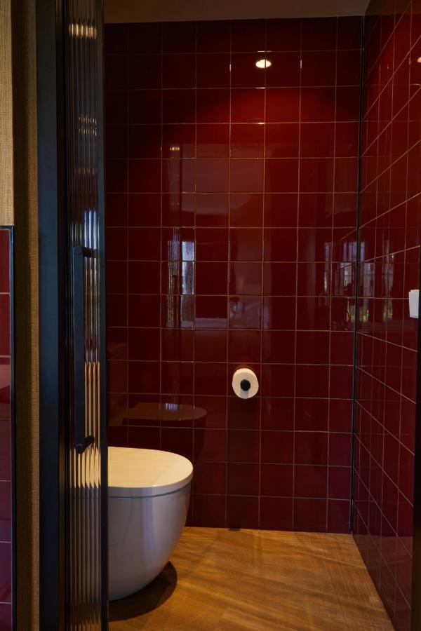 Latroupe Prado Hostel Madrid Exterior photo