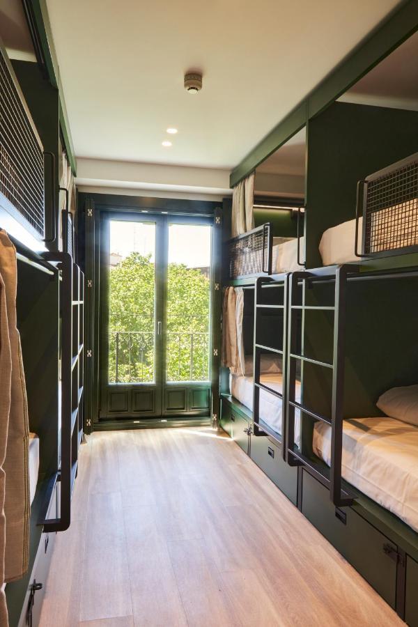 Latroupe Prado Hostel Madrid Exterior photo